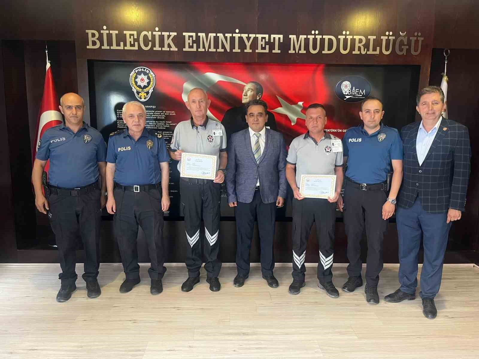 Özel Güvenli̇k Personeli̇ne Başarı Belgesi̇ Veri̇ldi̇