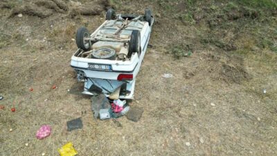 AFYONKARAHİSAR’DA YAŞANAN TRAFİK KAZASINDA KONTROLDEN ÇIKARAK TAKLALAR ATIP, ŞARAMPOLE GİREN