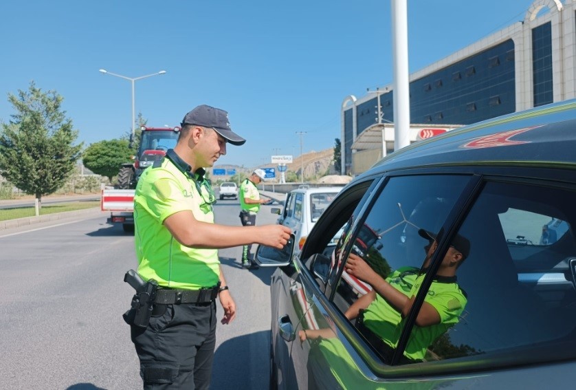 Tavşanlıda Trafi̇k Deneti̇mleri̇ Artırıldı