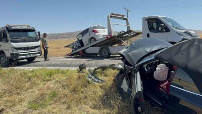 AFYONKARAHİSAR’DA 3 ARACIN KARIŞTIĞI TRAFİK KAZASINDA 1 KİŞİ ÖLDÜ, 4