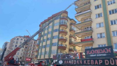 AFYONKARAHİSAR’DA 7 KATLI APARTMANIN ÇATISINDA ÇIKAN YANGIN BÜYÜK PANİĞE NEDEN