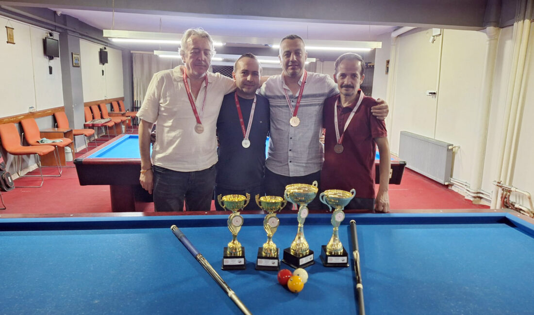 Mavi Dünya Bilardo Salonu’nda