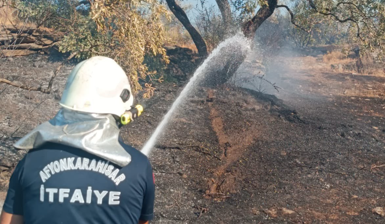 Afyonkarahisar Belediyesi İtfaiye ekipleri