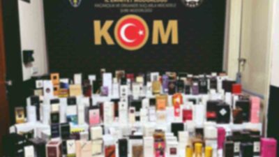AFYONKARAHİSAR’DA BİNLERCE ADET GÜMRÜK KAÇAĞI PARFÜM ELE GEÇİRİLDİ
