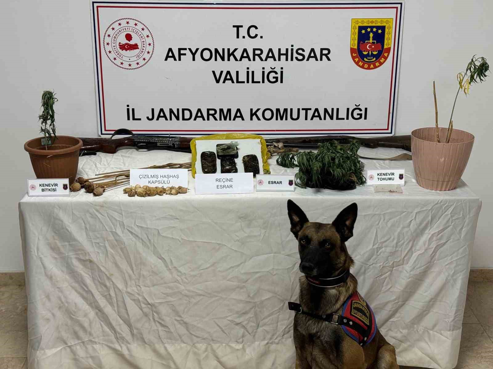 Afyonkarahisar’da jandarma uyuşturucu madde ele geçirdi