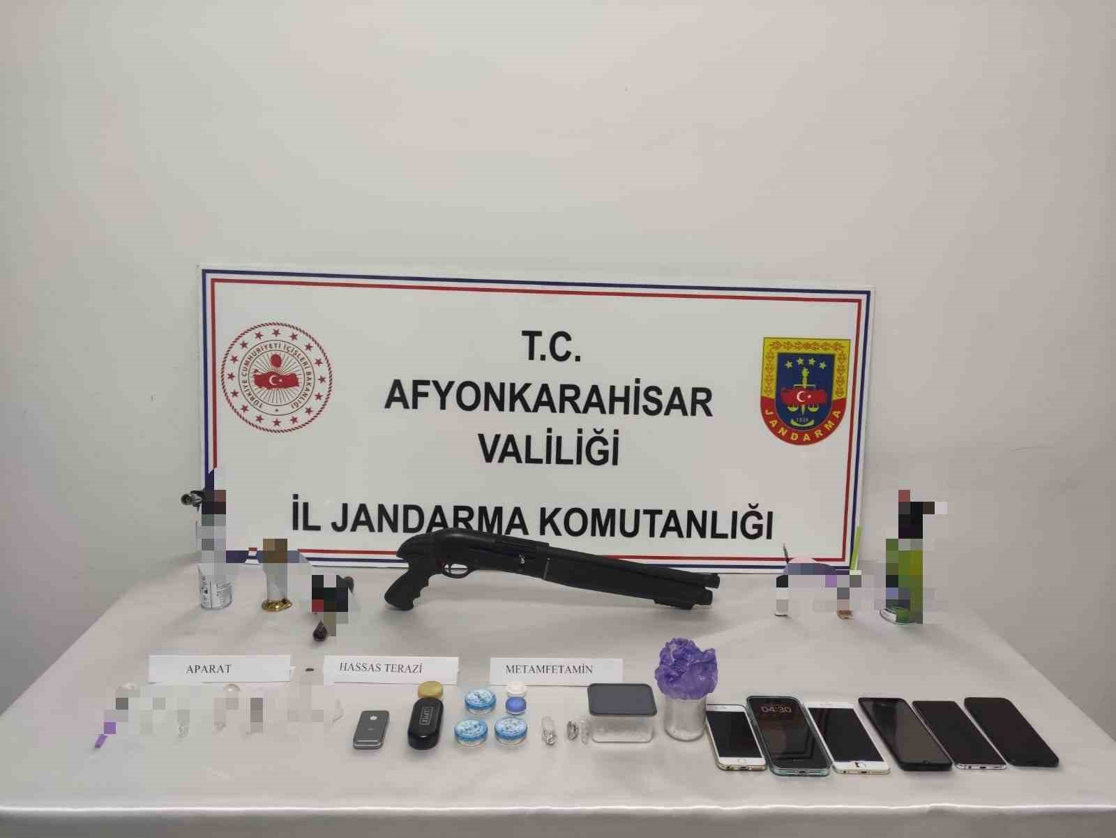 Afyonkarahi̇sarda Uyuşturucu Taci̇rleri̇ne Geçi̇t Yok