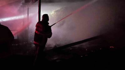 AFYONKARAHİSAR'IN ŞUHUT İLÇESİNDE SAMANLIKTAKİ AMPULÜN PATLAMASI SONRASI ÇIKAN YANGINDA 150’YE