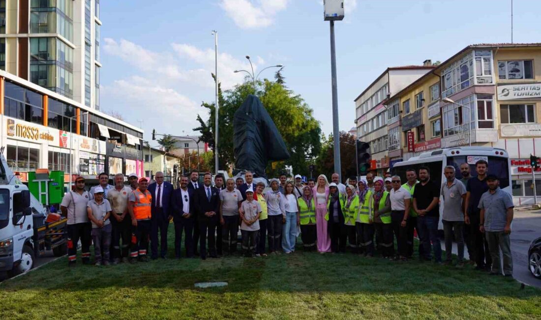 ATATÜRK HEYKELİ VE REFÜJ