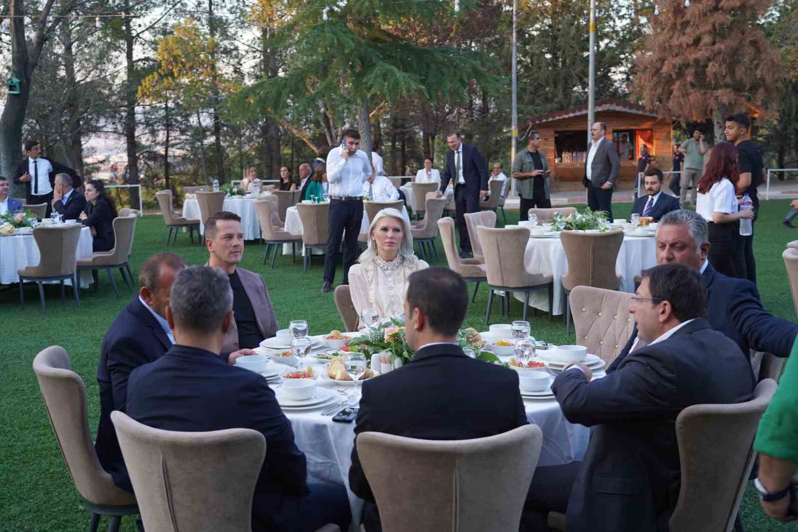 Başkan Subaşı, İl Beledi̇ye Başkanları Toplantısına Katıldı