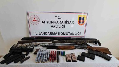AFYONKARAHİSAR’DA ALDIĞI İHBARI DEĞERLENDİREN JANDARMA BİR EVE YAPTIĞI BASKINDA ÇOK