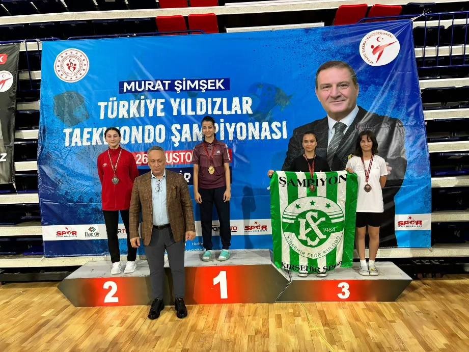 Bilecikli taekwondo sporcusundan Türkiye 3’üncülüğü