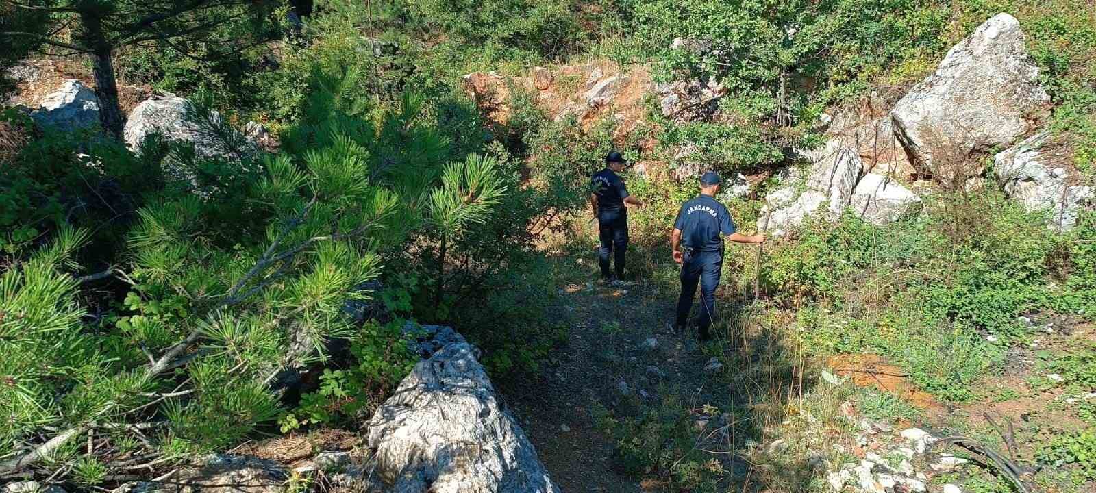 Bi̇leci̇kte Ormanda Toprağa Gömülmüş Naylona Sarılı Ceset Bulundu