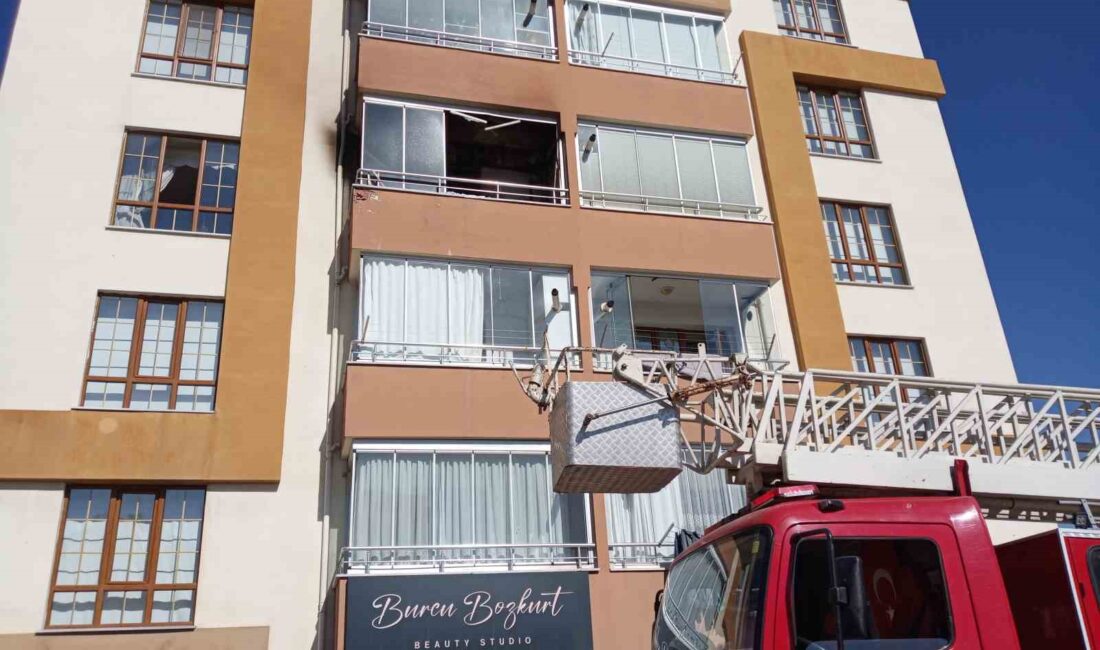 BOZÜYÜK'TE BİR APARTMAN DAİRESİNDE