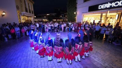 Afyonkarahisar Belediyesi tarafından organize edilen Uluslararası Zafer Halk Oyunları Festivali
