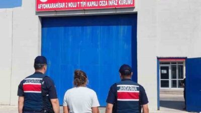 KAÇAK ŞAHSI JANDARMA YAKALADI
