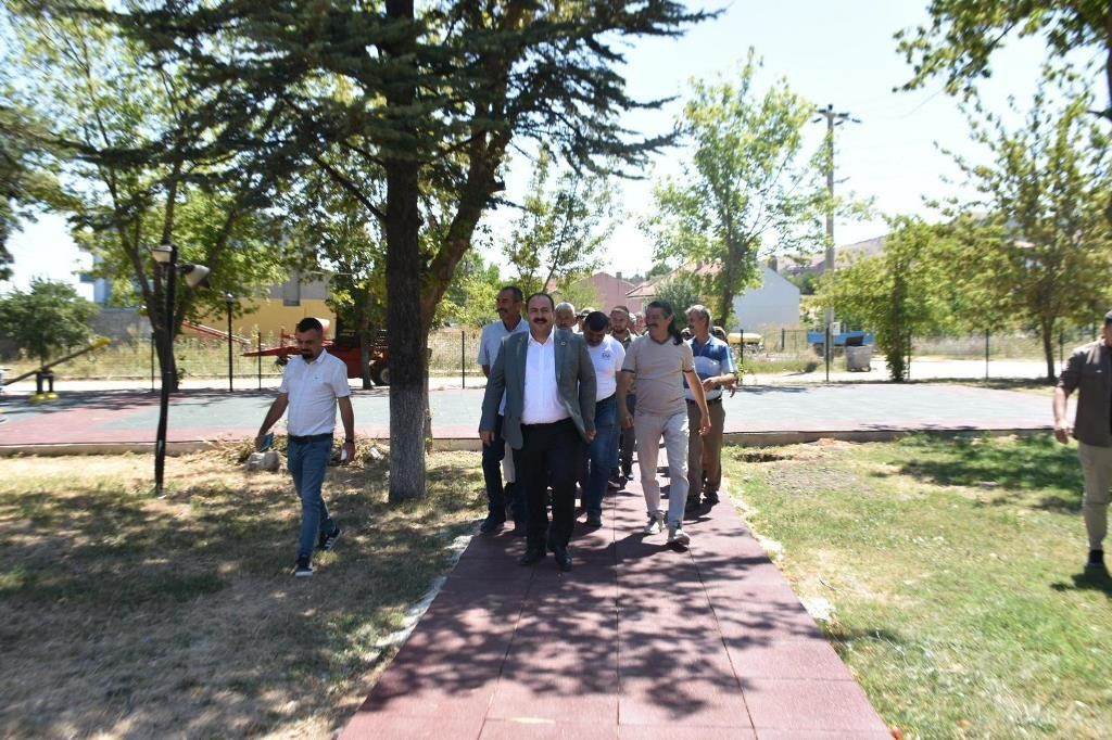 İnönüde Parklardaki̇ Çalışmalar Devam Edi̇yor