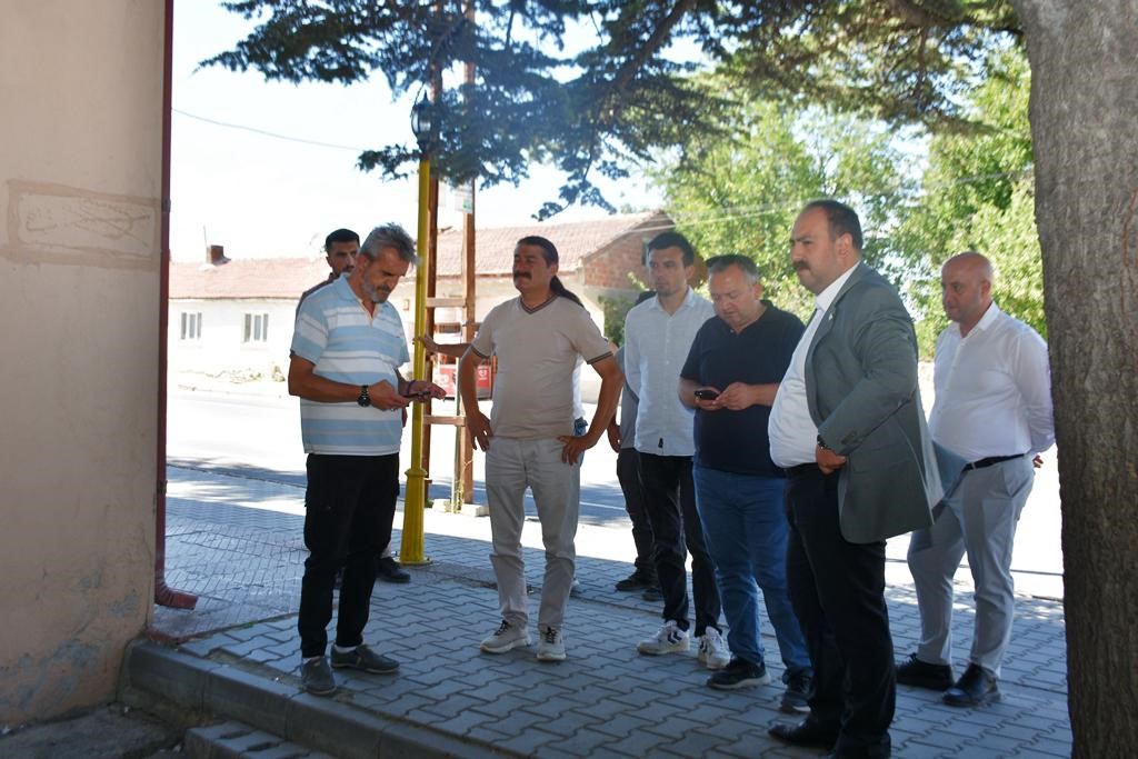 İnönüde Yeni̇ Spor Salonu Yapımı Ve Bakım Çalışmaları Devam Edi̇yor