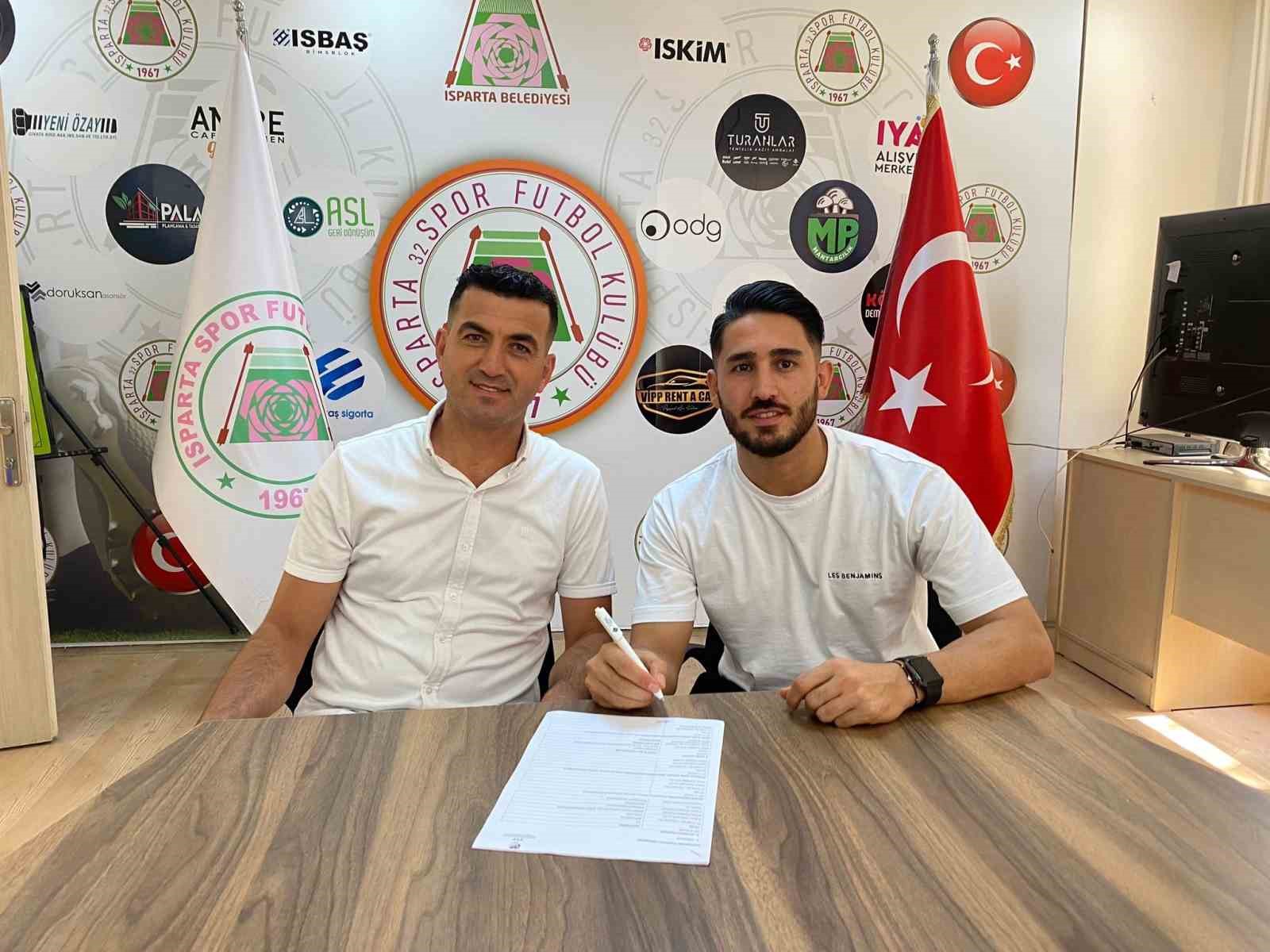 Isparta32 Spor, Orta Saha Futbolcusu Vedat Borayı Transfer Etti̇