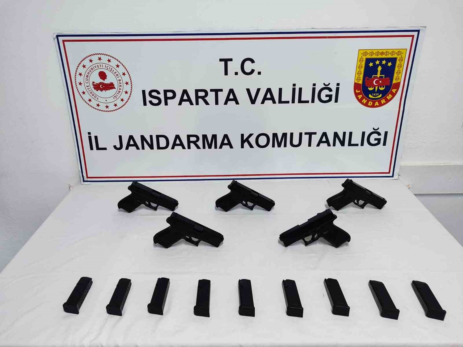 Ispartada Si̇lah Kaçakçılığı Yapan Şahıs Tutuklandı