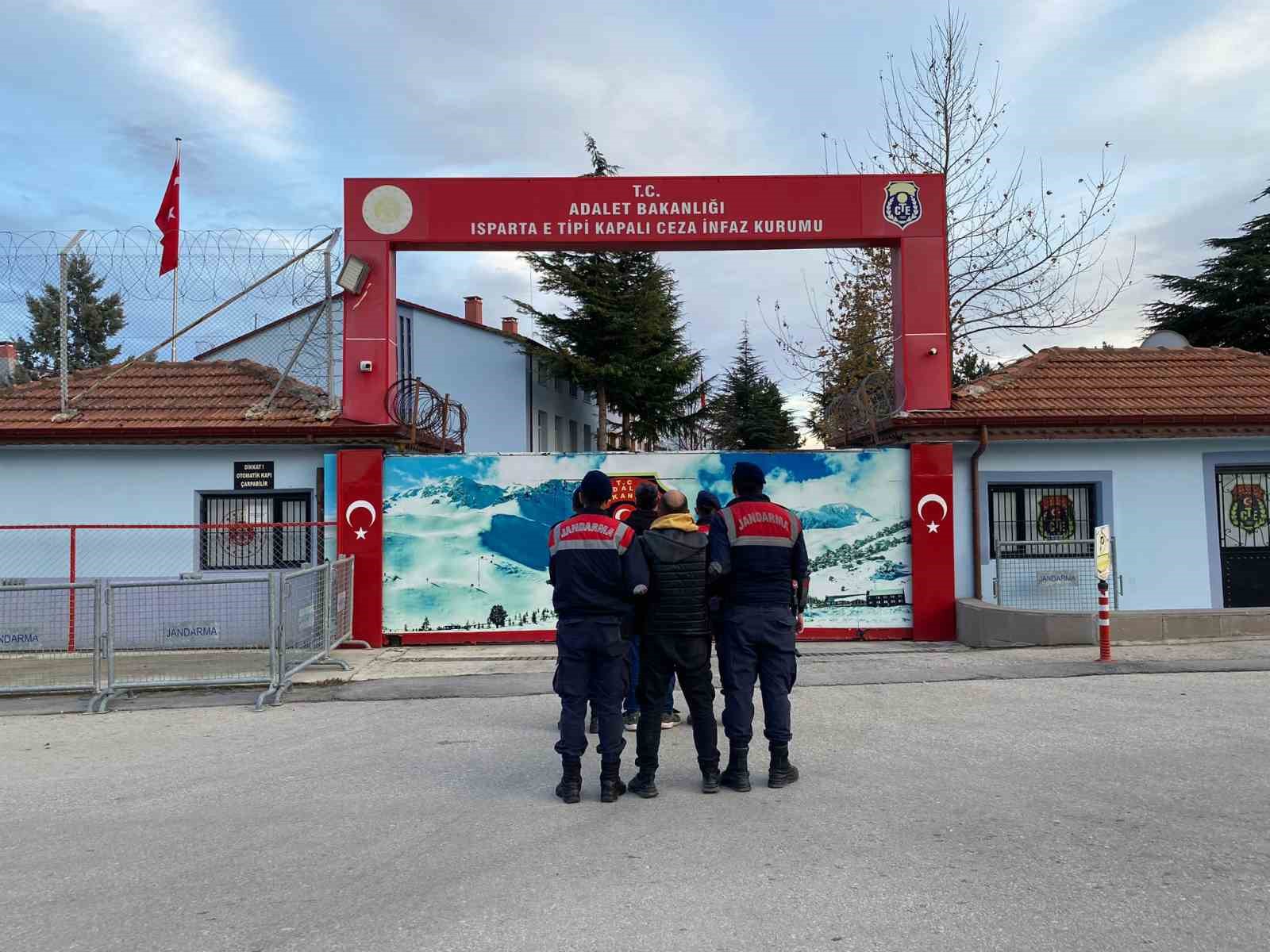 Ispartada Uyuşturucu Madde Ti̇careti̇ Yapan 2 Şahıs Tutuklandı