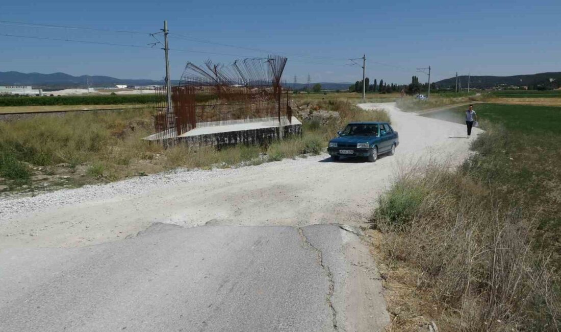 KÖY SAKİNLERİ YOL PROBLEMİNİN