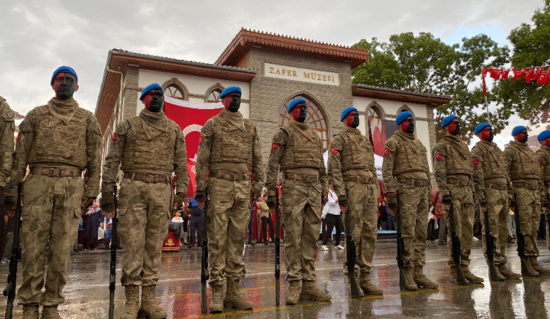 Cumhuriyet Meydanı'nda düzenlenen Kurtuluş