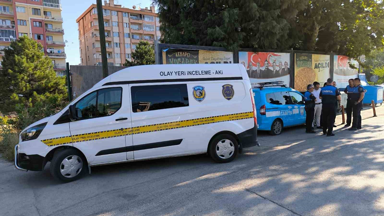 Odunpazarı Beledi̇yesi̇ Zabıta Araçlarına Saldırı