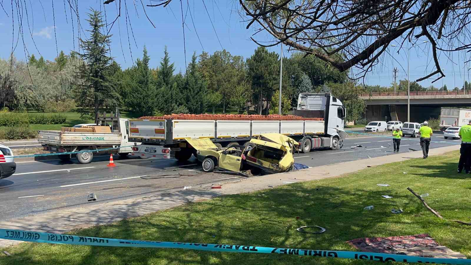 Tofaş ikiye bölündü: 1 ölü, 1’i ağır 3 yaralı