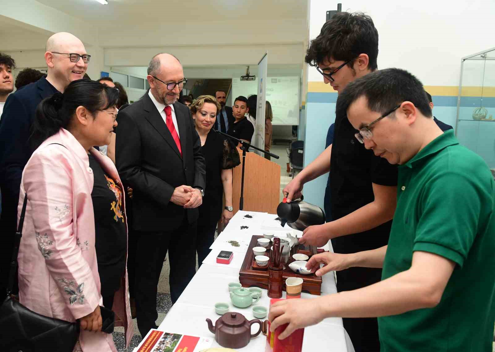 Turi̇zm Fakültesi̇ Öğrenci̇leri̇ Profesyonel Sevi̇yede Mezun Oluyor