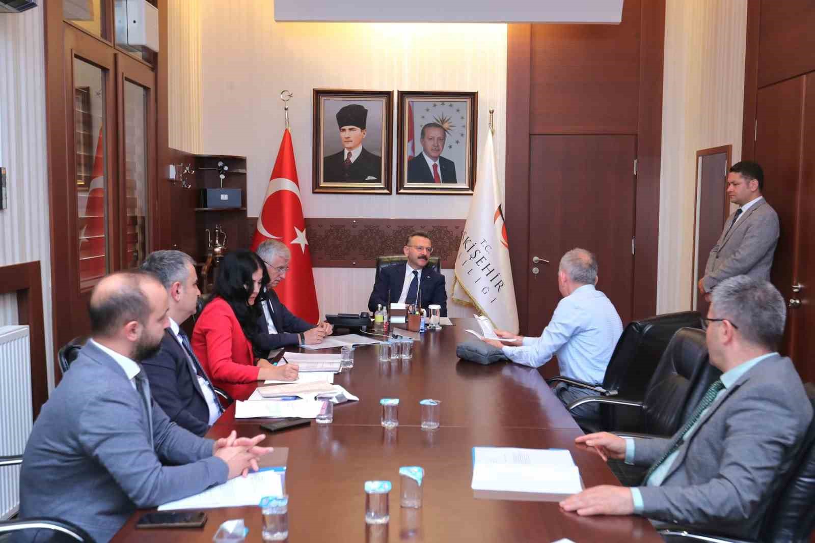 Vali̇ Hüseyi̇n Aksoy, Halk Günü Toplantısında Vatandaşları Di̇nledi̇