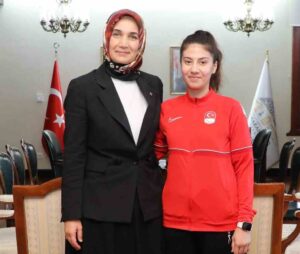 Zafer Bayramı hediyesi olimpiyat madalyası oldu