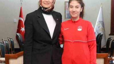 PARİS 2024 PARALİMPİK OYUNLARI'NDA AFYONKARAHİSARLI MİLLİ TEKVANDOCU MERYEM BETÜL ÇAVDAR