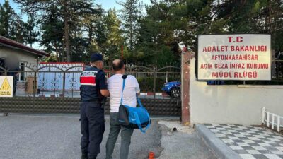 AFYONKARAHİSAR’DA 3 SUÇ KAYDI İLE ARANAN ŞAHIS YAKALANDI