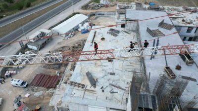 AFYONKARAHİSAR’DA PARALARINI ALAMAYAN İNŞAAT İŞÇİLERİ İNTİHAR GİRİŞİMİNDE BULUNDU