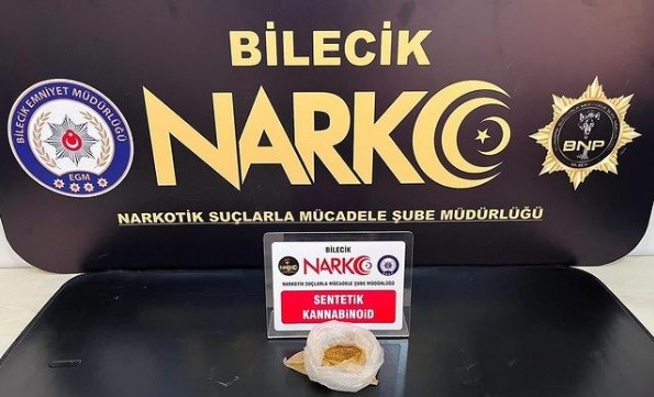 BİLECİK'TE ADLİYE OTOPARKINDA ŞÜPHELİ