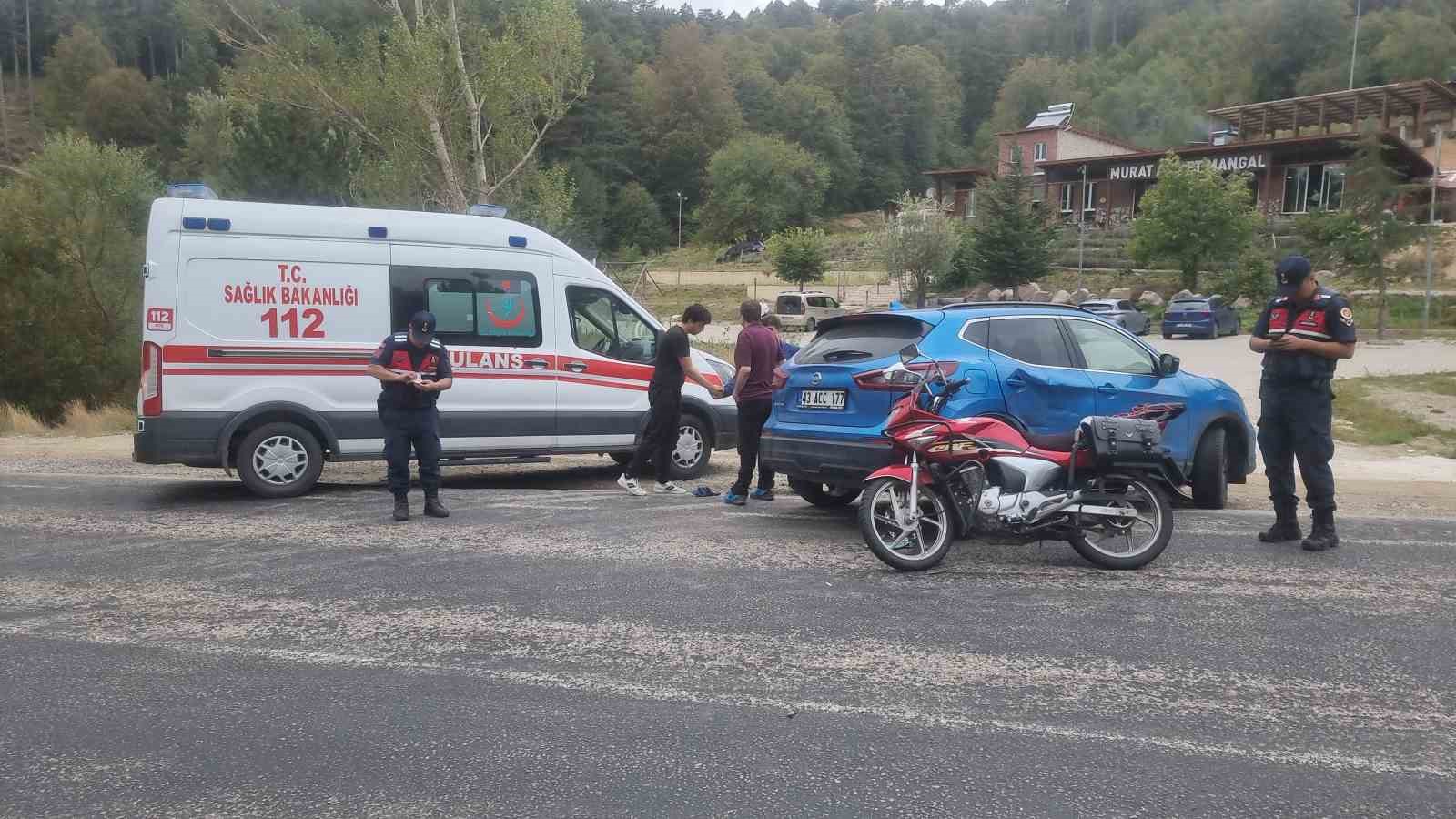 Domaniç’te otomobil ile motosiklet çarpıştı: 1 yaralı