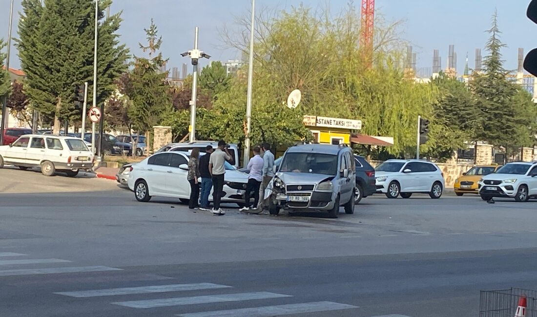 Afyon Devlet Hastanesi’nin önünde