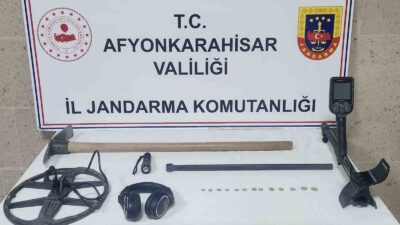 AFYONKARAHİSAR’DA DEVRİYE GEZEN JANDARMA EKİPLERİNİ GÖRÜNCE KAÇMAYA ÇALIŞAN BİR KİŞİ
