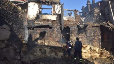 AFYONKARAHİSAR'IN ŞUHUT İLÇESİNDE ÇIKAN VE 4 EVİN YANDIĞI KÖYE GİDEN