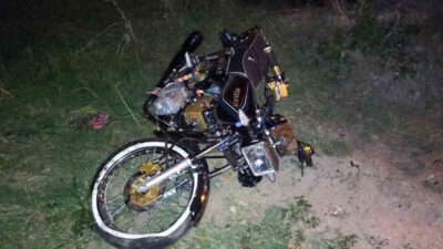 AFYONKARAHİSAR’DA İKİ MOTOSİKLET VE MİNİBÜSÜN KARIŞTIĞI TRAFİK KAZASINDA 2 KİŞİ