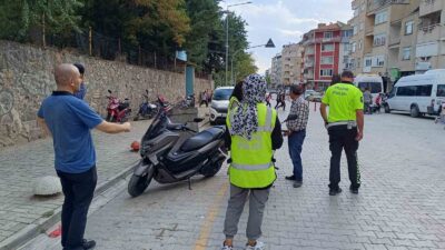 AFYONKARAHİSAR’IN SANDIKLI İLÇESİNDE POLİS EKİPLERİ TARAFINDAN OKUL ÖNLERİ VE ÇEVRELERİNDE