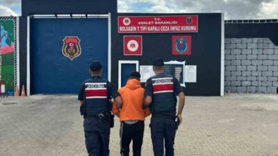 AFYONKARAHİSAR’DA SİLAHLI TEHDİT VE HIRSIZLIK SUÇUNDAN ARANAN ŞAHIS JANDARMA TARAFINDAN