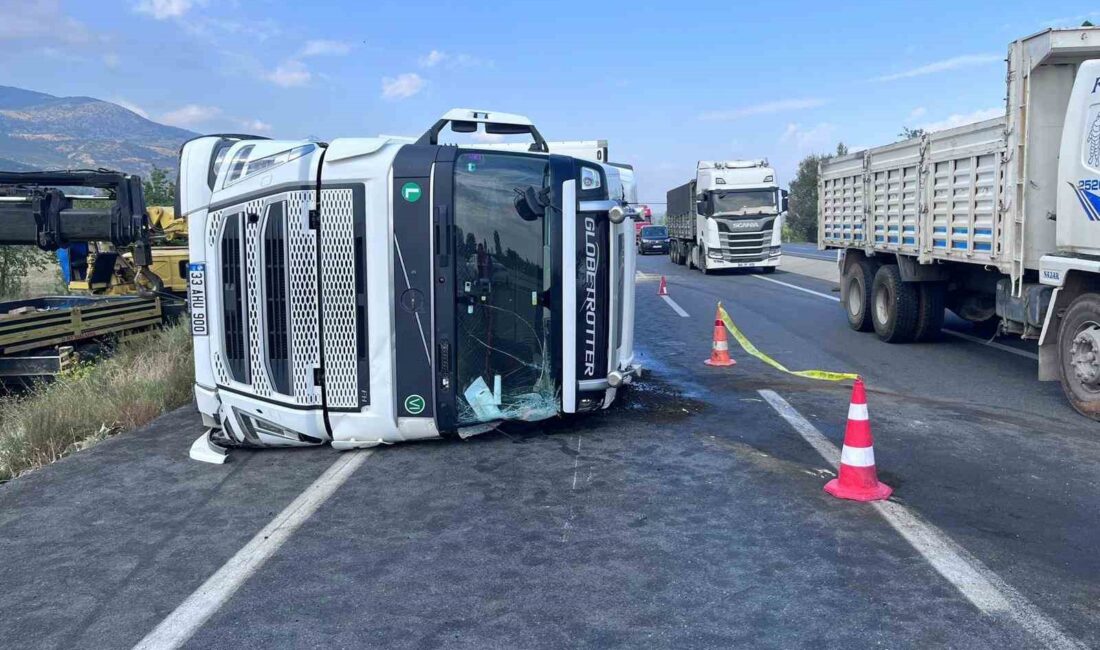 AFYONKARAHİSAR'DA MEYDANA GELEN TRAFİK