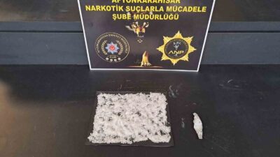AFYONKARAHİSAR’DA DURDURULAN BİR ARAÇTA 39,16 GRAM UYUŞTURUCU İLE YAKALANAN 2