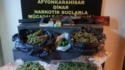 AFYONKARAHİSAR’DA BİR BAĞ EVİNE BASKIN DÜZENLEYEN POLİS EKİPLERİ 1 KİLO