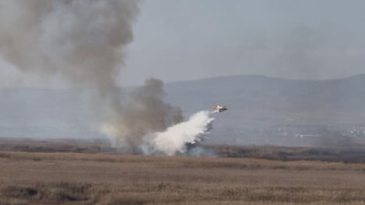EBER GÖLÜ’NÜN AFYONKARAHİSAR SINIRLARI İÇERİSİNDE KALAN KISMINDA ÇIKAN YANGIN HAVADAN