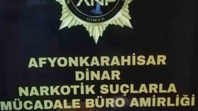AFYONKARAHİSAR’DA EROİN VE BİN 478 İÇİMLİK SENTETİK PEÇETEYE EMDİRİLMİŞ BONZAİ