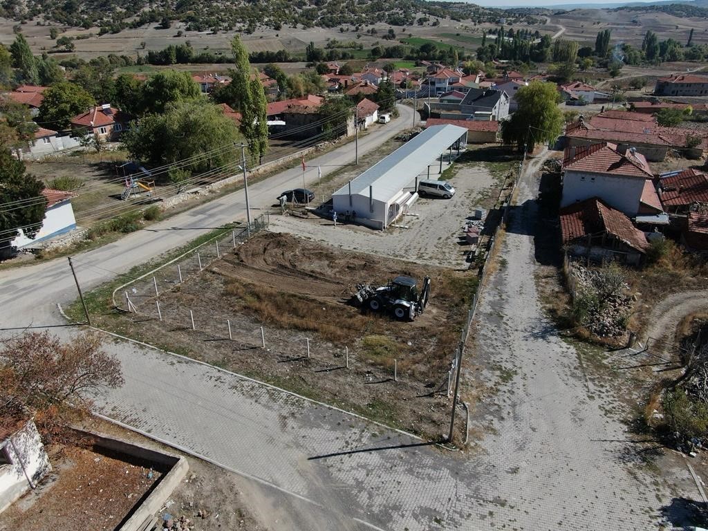 İnönü Belediyesi Dereyalak Mahallesi’ne yeni park kazandırıyor