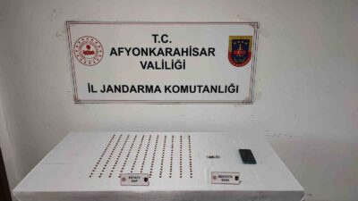 İZMİR’DEN ALDIĞI 222 UYUŞTURUCU HAPI SATMAK İÇİN AFYONKARAHİSAR’A GETİREN ŞAHIS