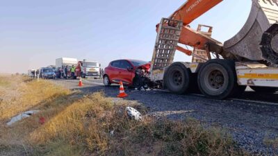 AFYONKARAHİSAR'DA 8 ARACIN KARIŞTIĞI VE 15 KİŞİNİN YARALANDIĞI ZİNCİRLEME TRAFİK